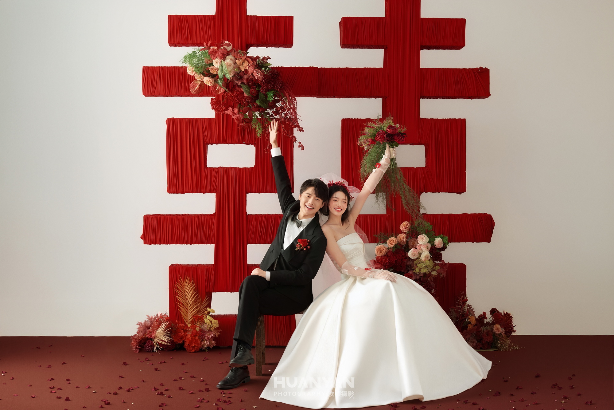 初信：简约风婚纱照室内实拍