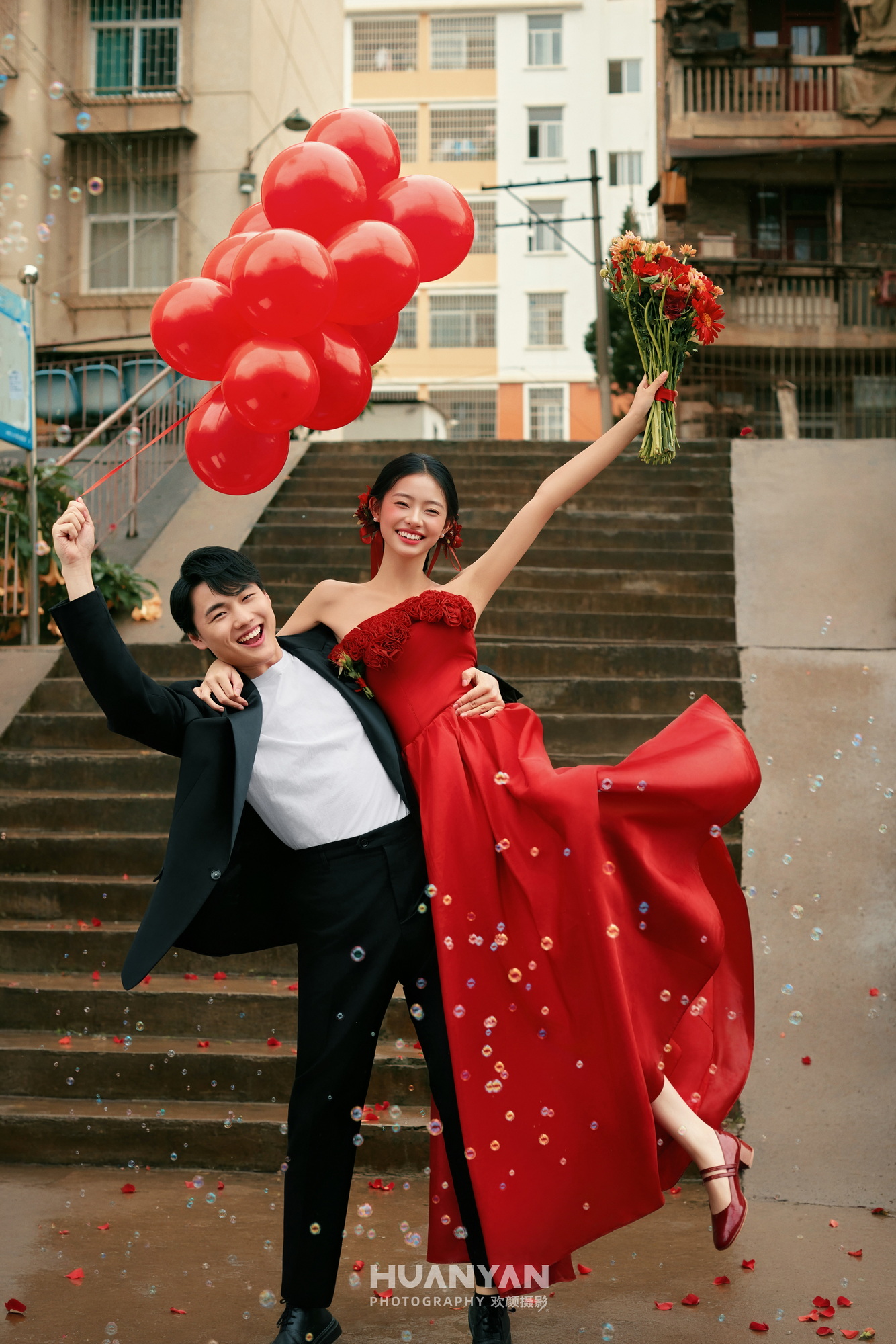 室内简约风婚纱照实拍（恋歌系列）