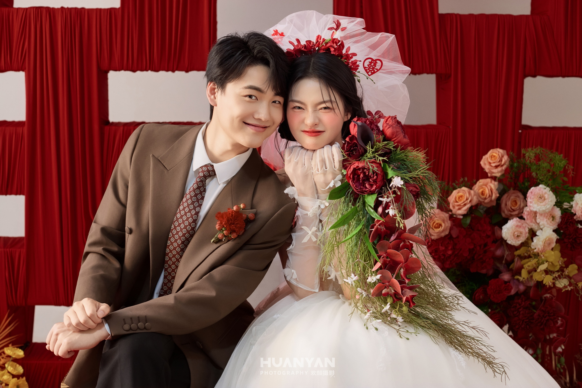 白约：极简风婚纱照室内实拍