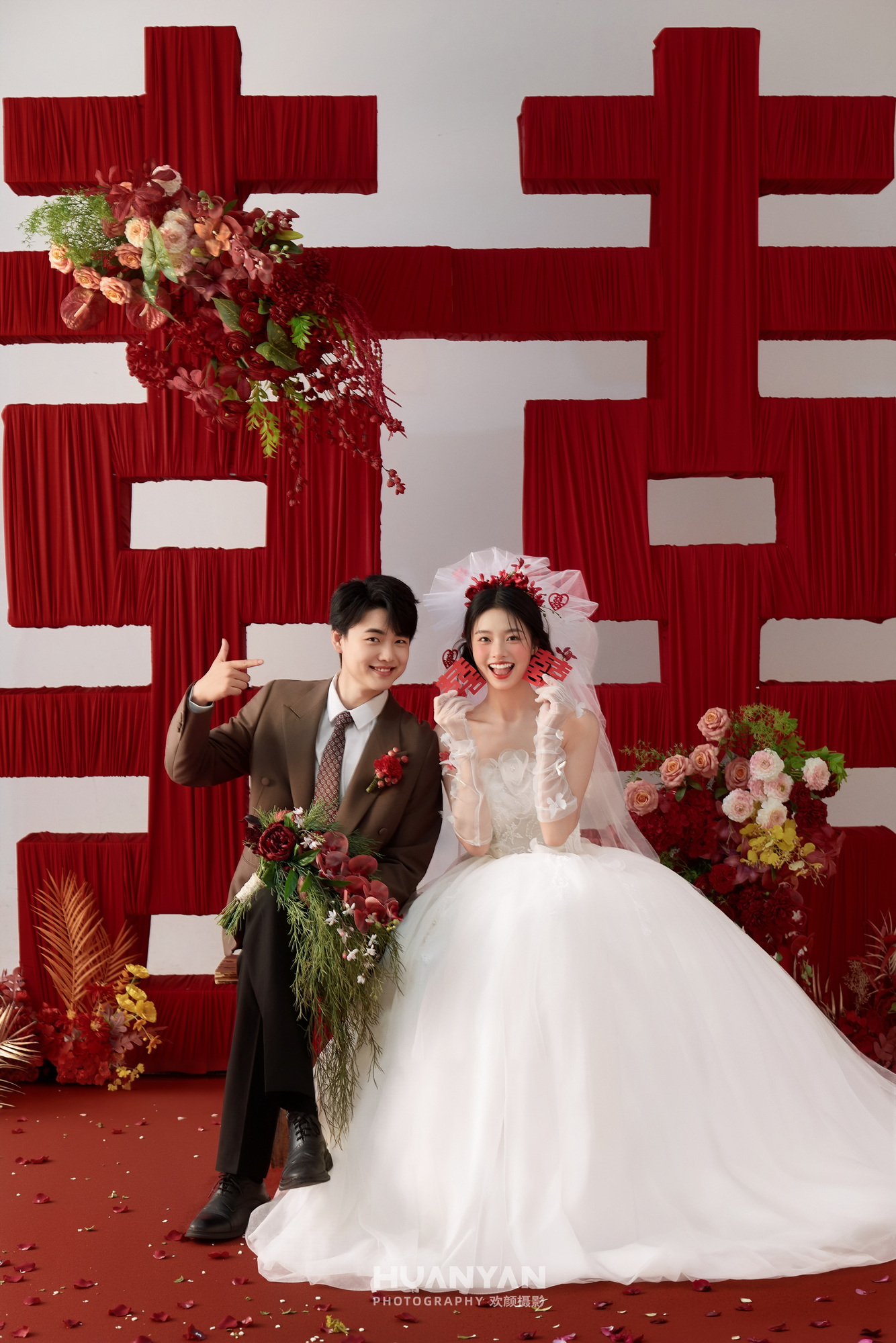 极简风婚纱照 · 室内场景 · 白约客片