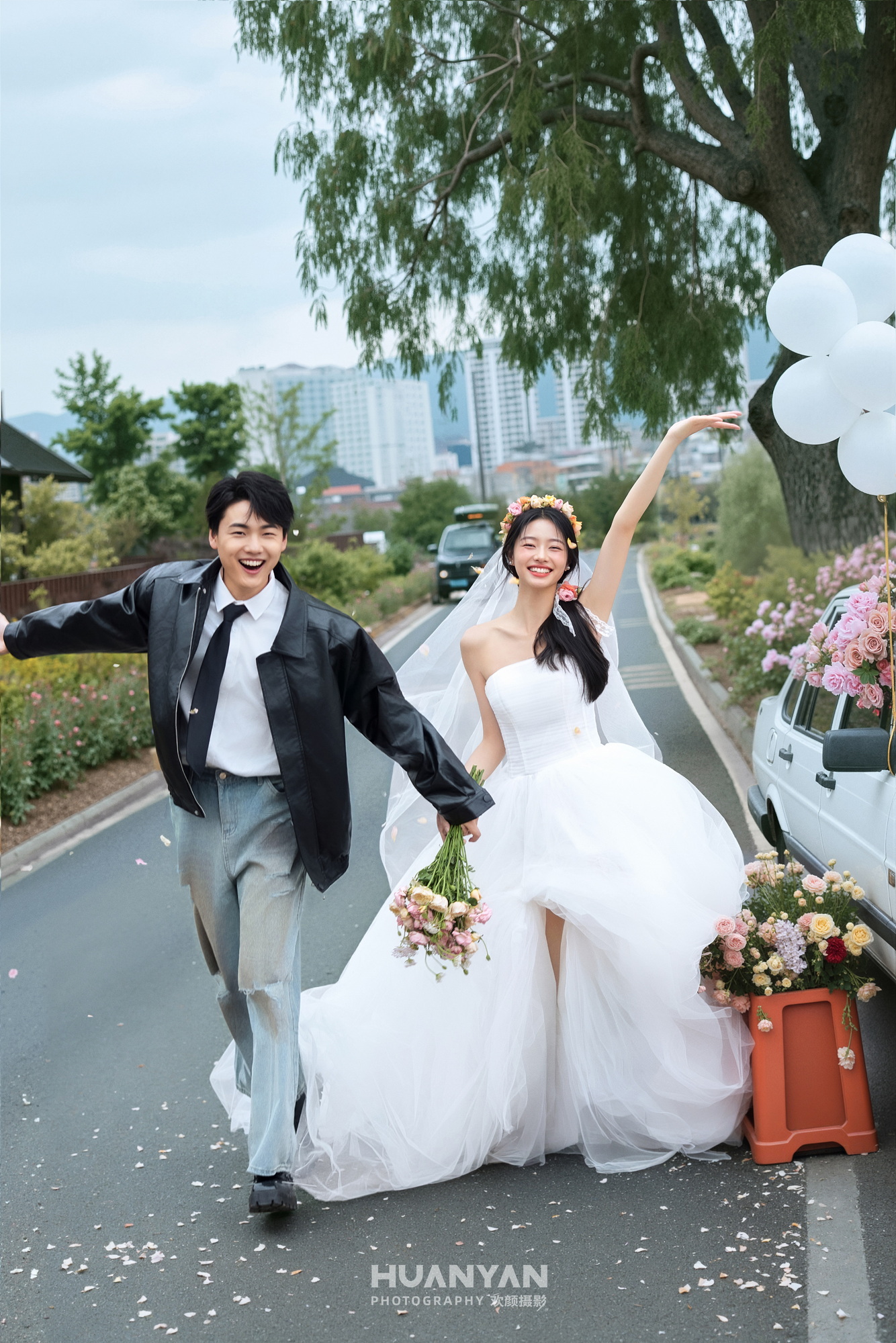 柔语客片第11张｜简约风婚纱照，摄于室内