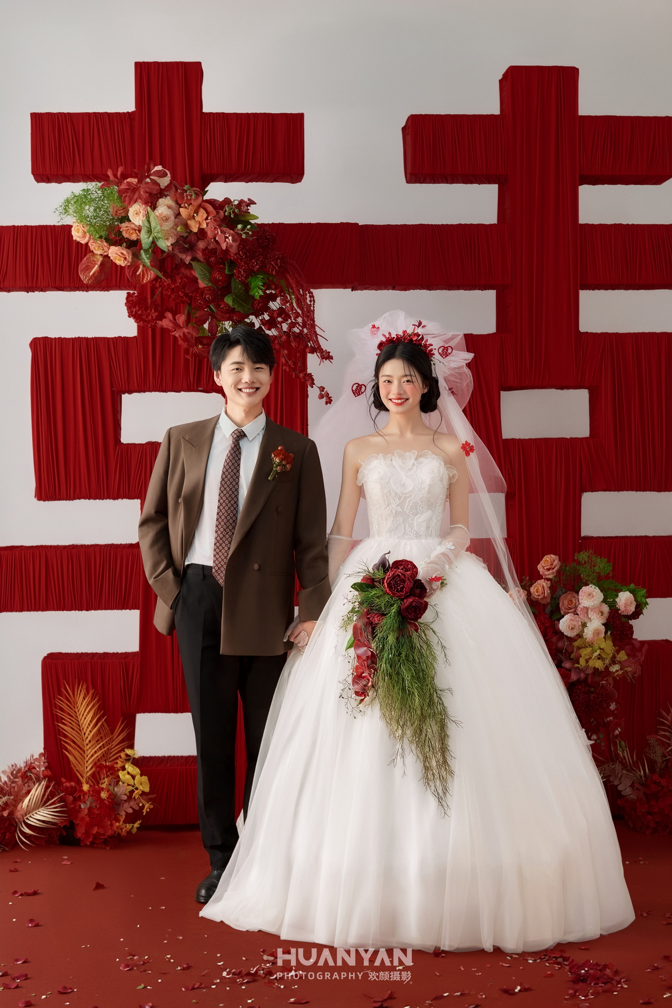 白约：极简风婚纱照室内实拍