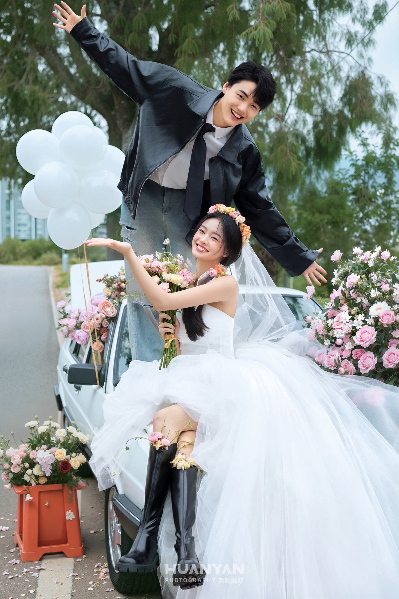 柔语客片第7张｜简约风婚纱照，摄于室内