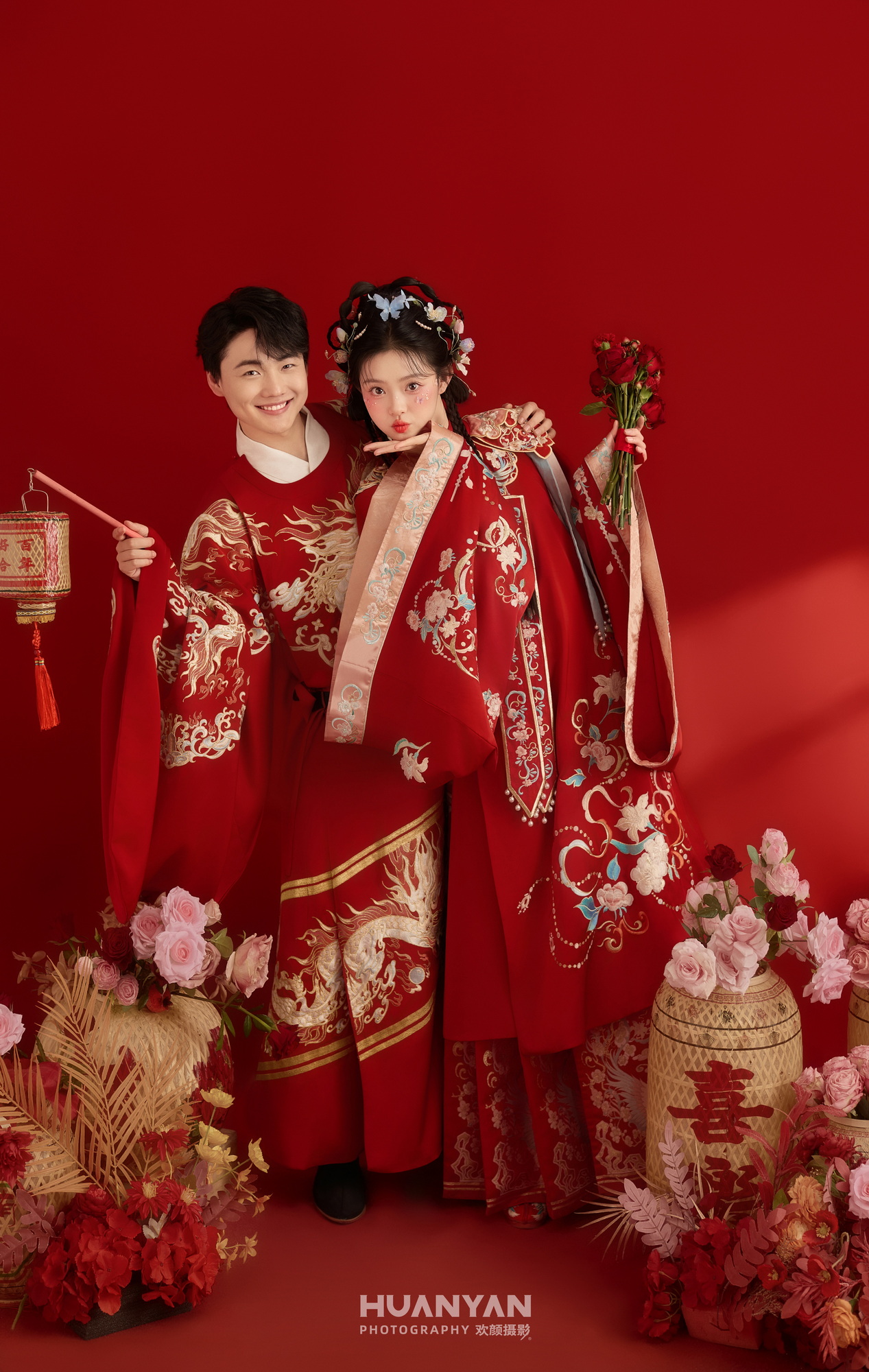 柔缘客片第7张｜简约风婚纱照，摄于室内