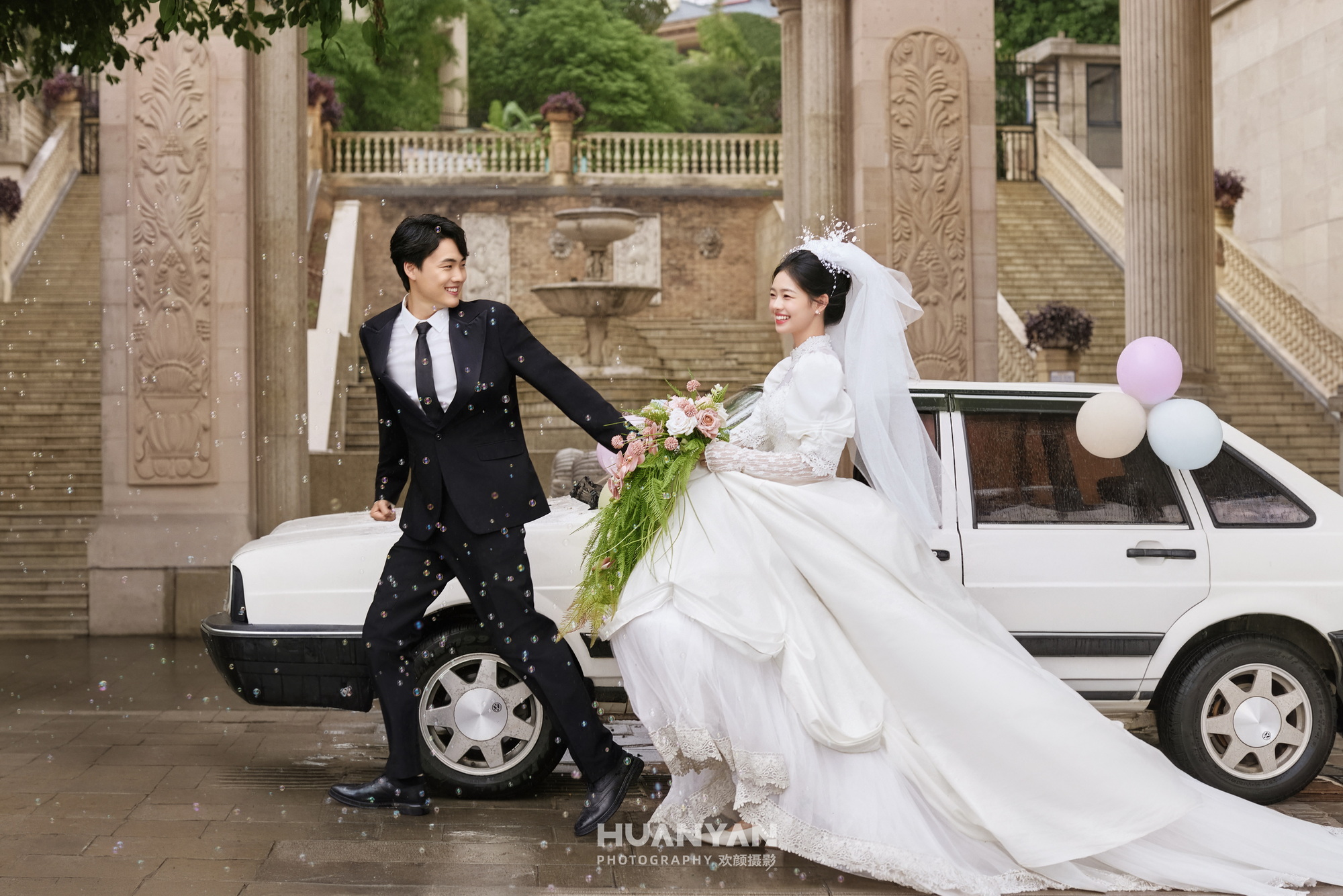 高级感风婚纱照 · 公园场景 · 花光客片