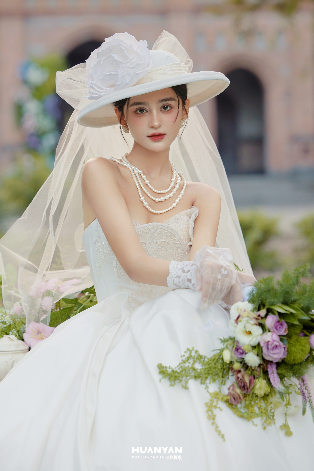 林间礼序：轻氧风婚纱照草地实拍