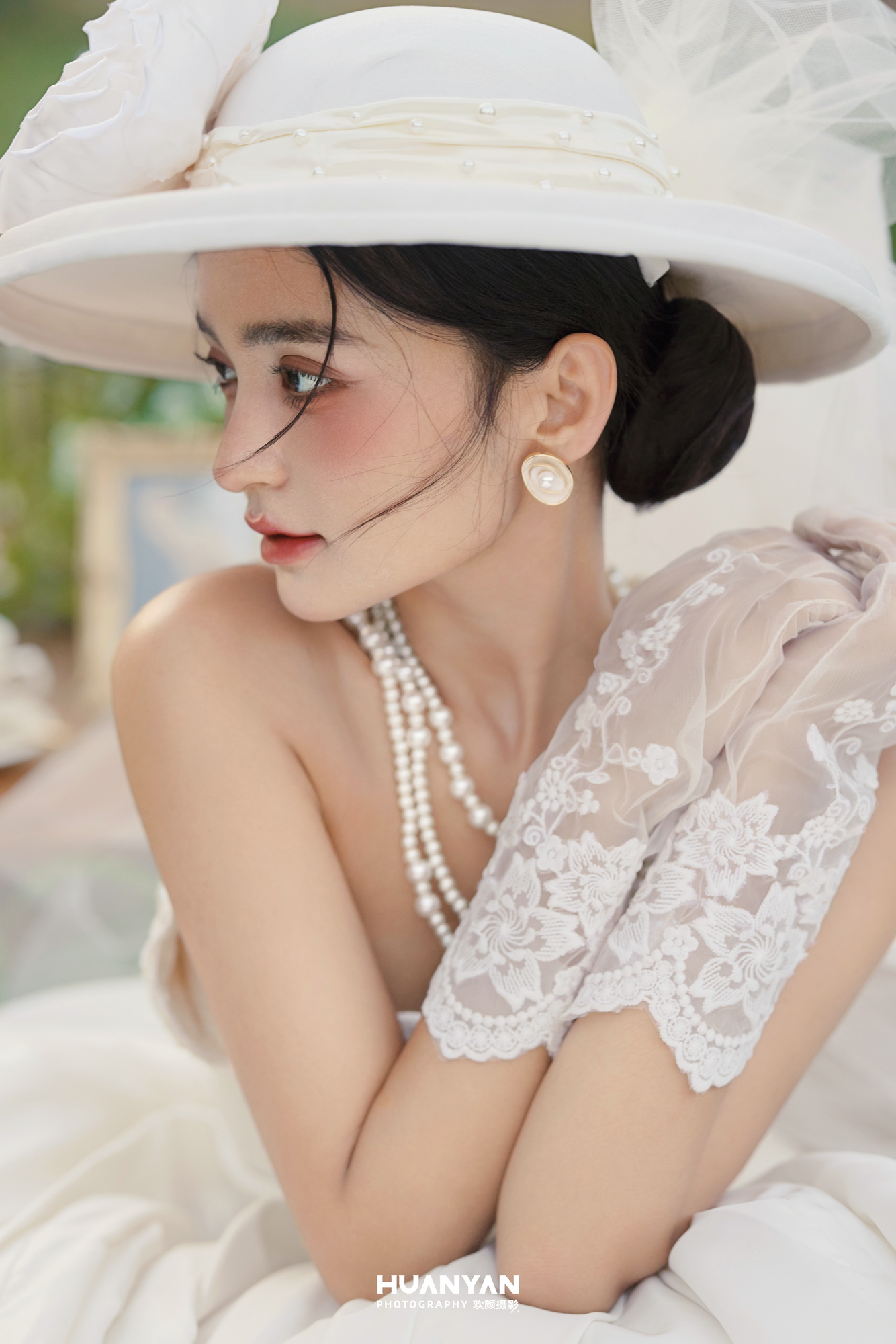 林间礼序：轻氧风婚纱照草地实拍