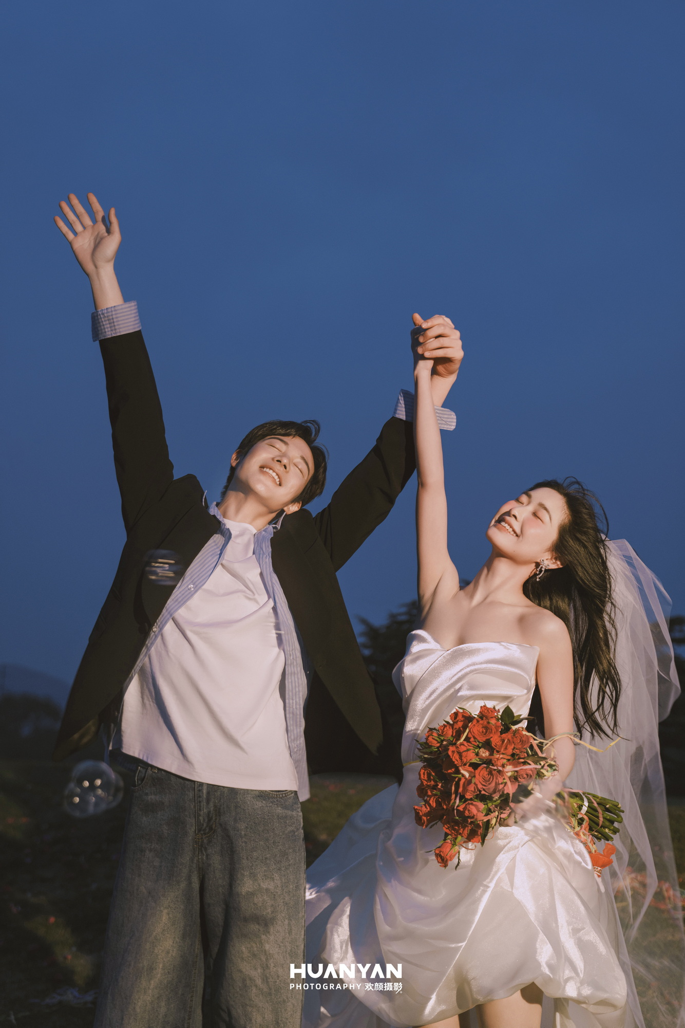 蓝暮红玫：森系风婚纱照夕阳实拍