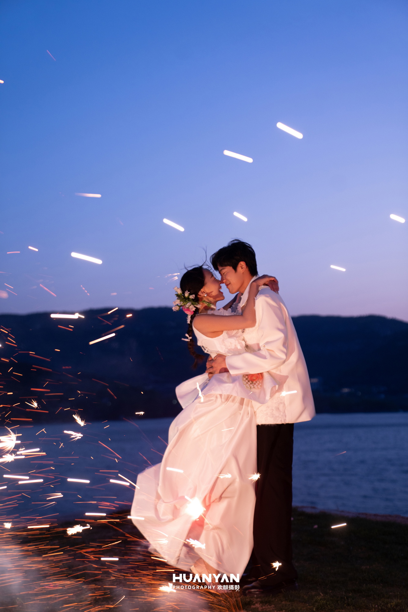 秋誓：简约风婚纱照春天实拍