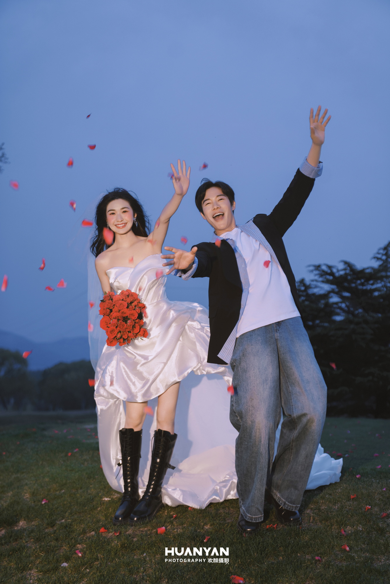 蓝暮红玫：森系风婚纱照夕阳实拍