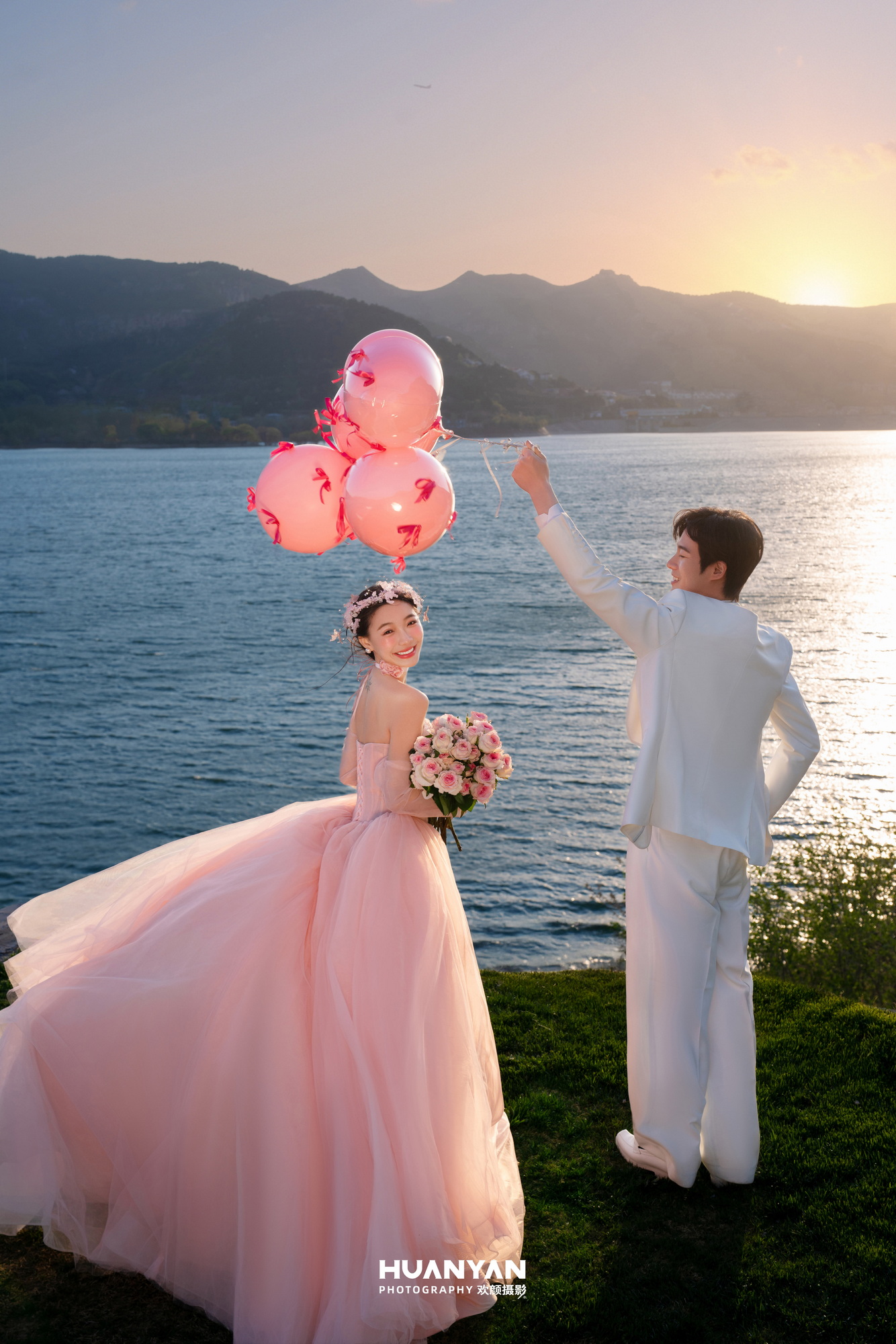 简约风婚纱照 · 夕阳场景 · 粉纱落日客片