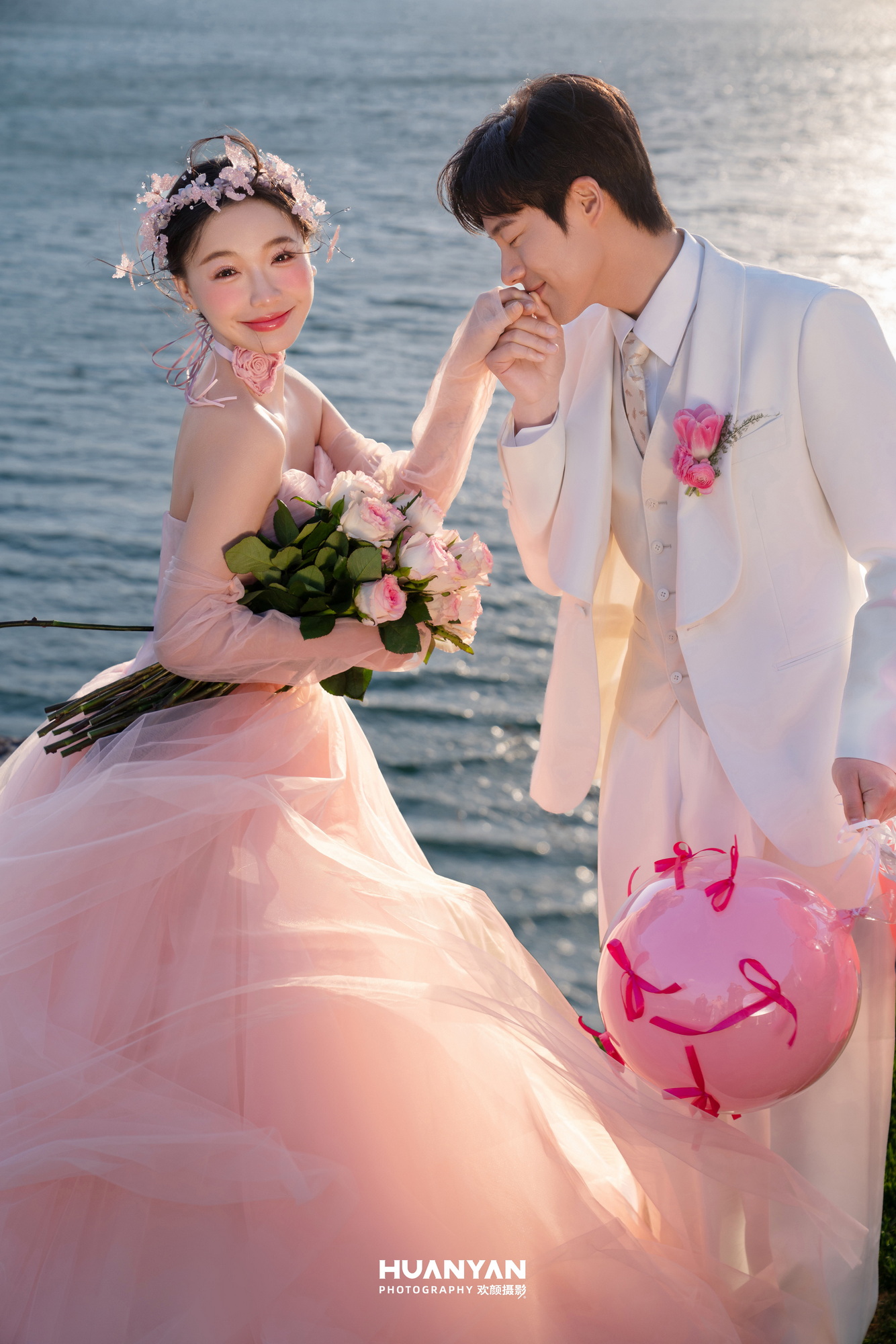 粉纱落日客片第7张｜简约风婚纱照，摄于夕阳