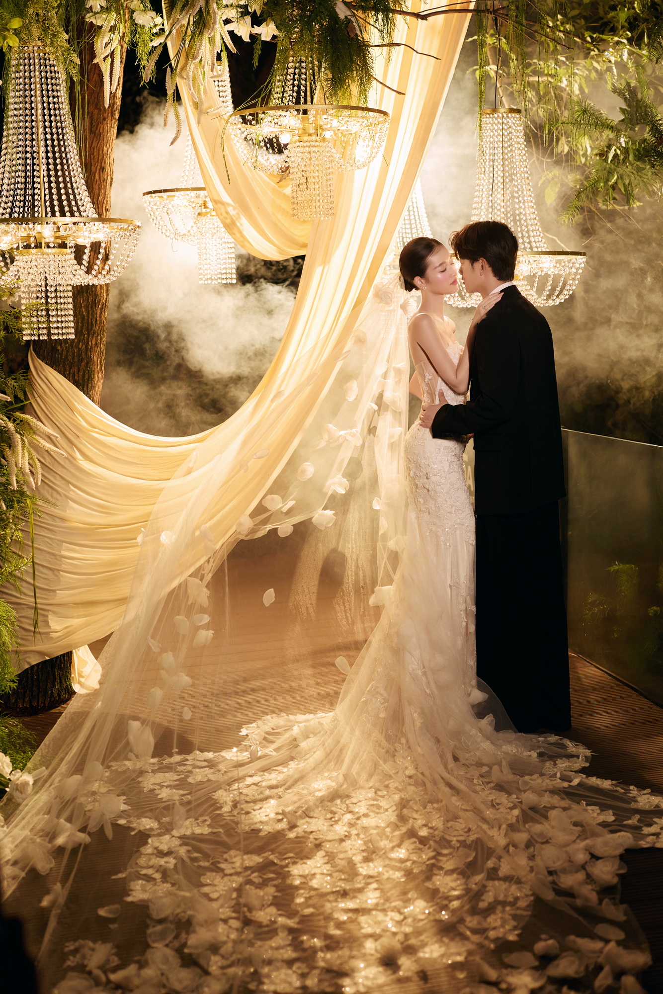 室内简约风婚纱照实拍（桃念系列）