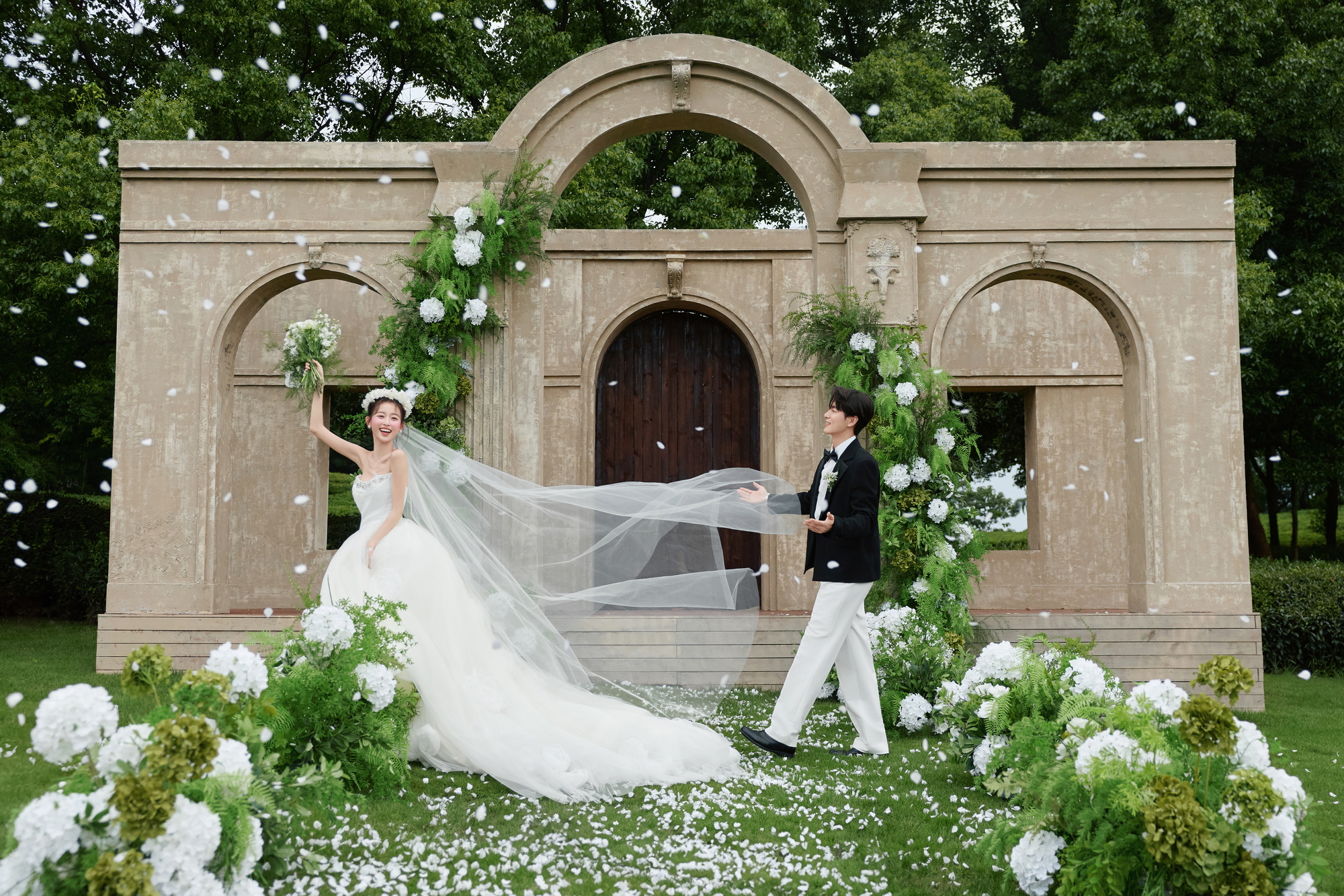 室内简约风婚纱照实拍（绯念系列）