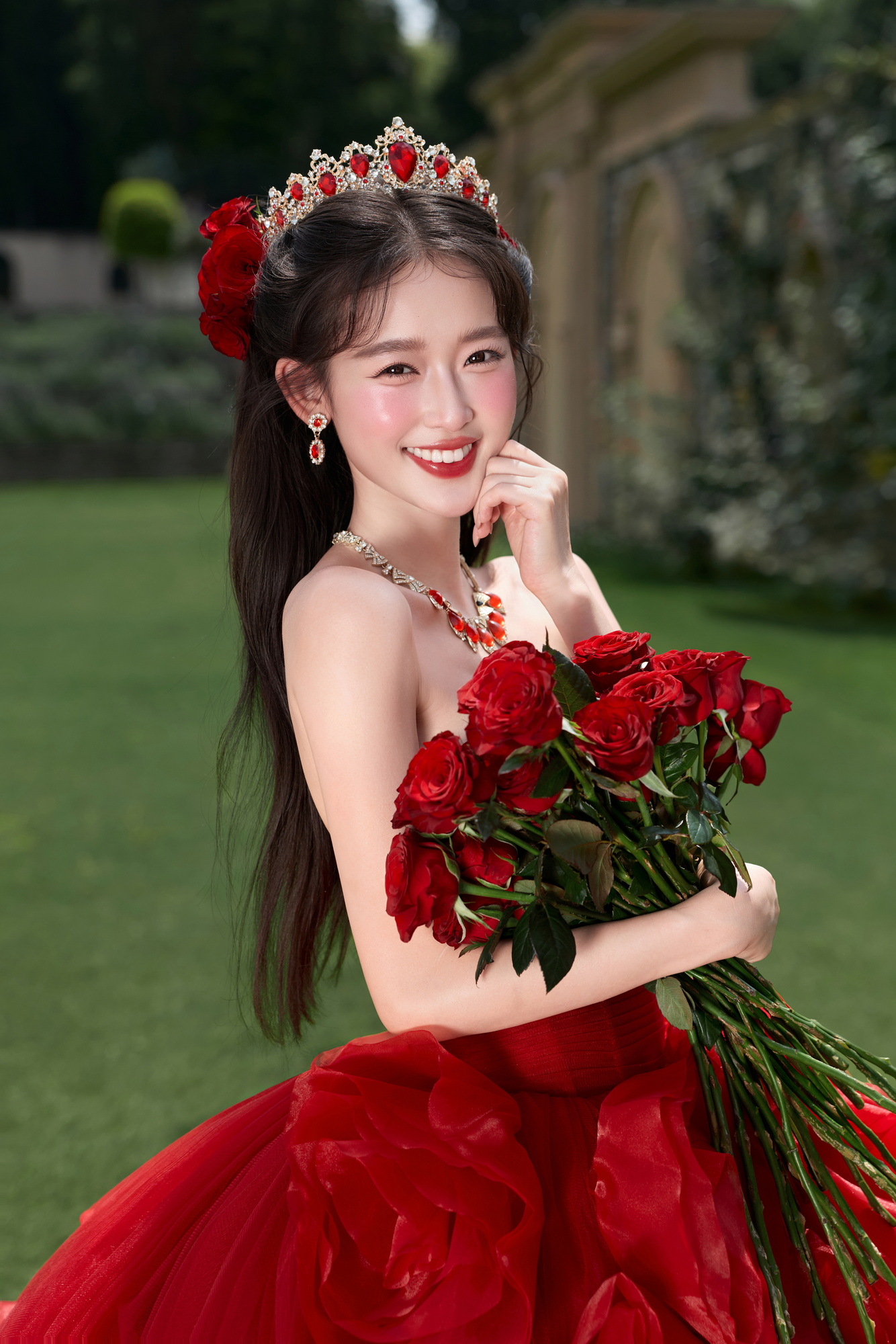 浅忆：简约风婚纱照室内实拍