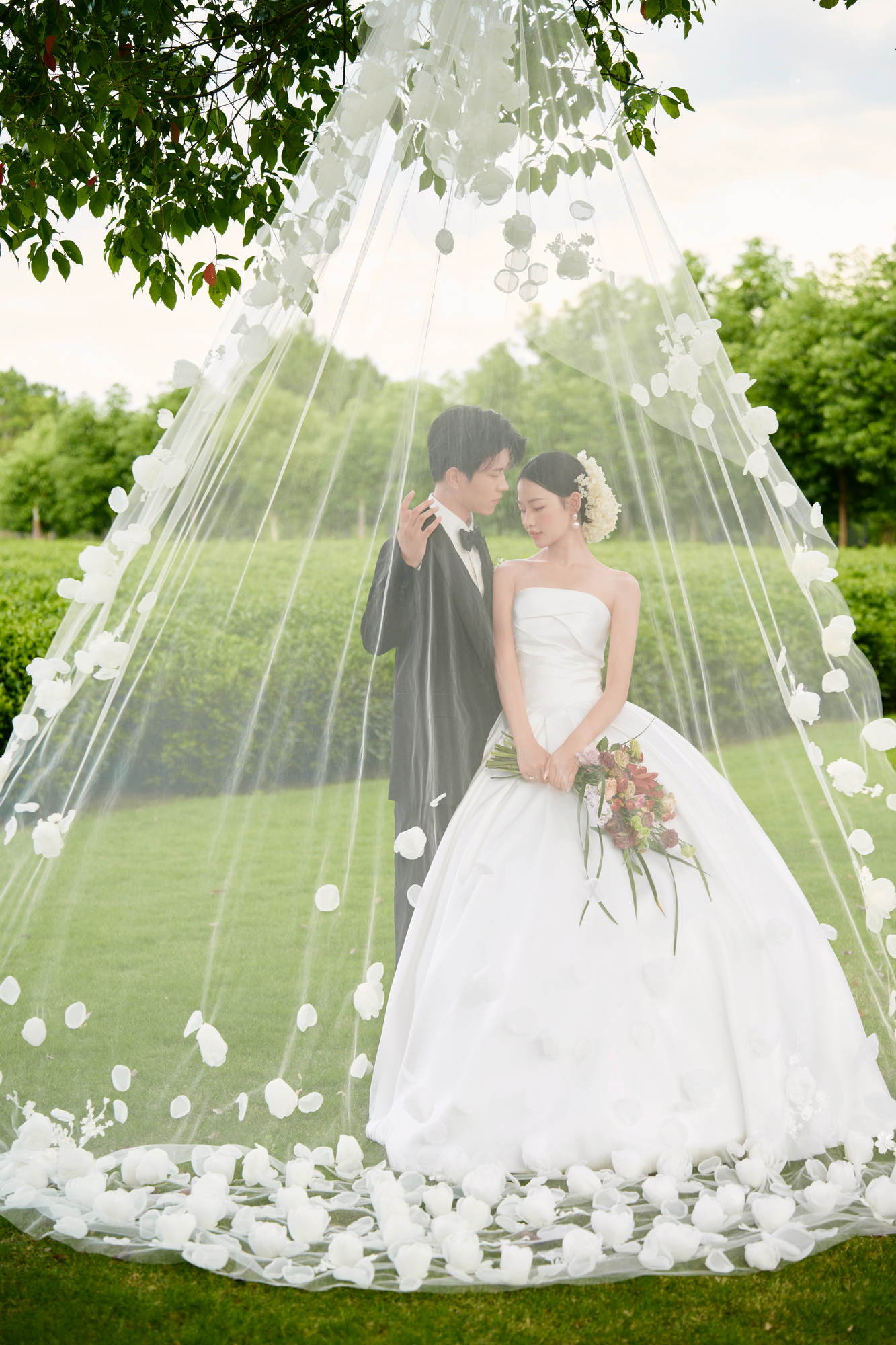 室内简约风婚纱照实拍（桃缘系列）