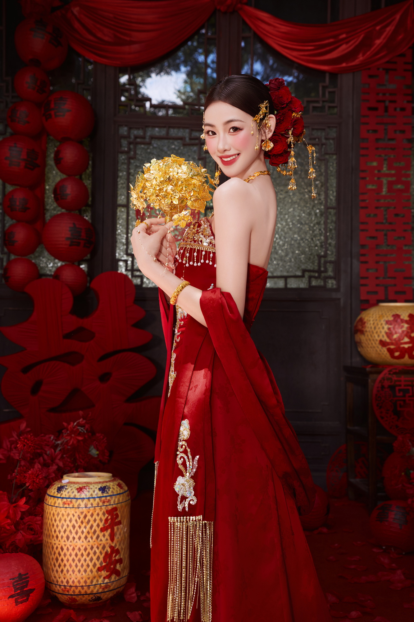 鎏约：简约风婚纱照室内实拍