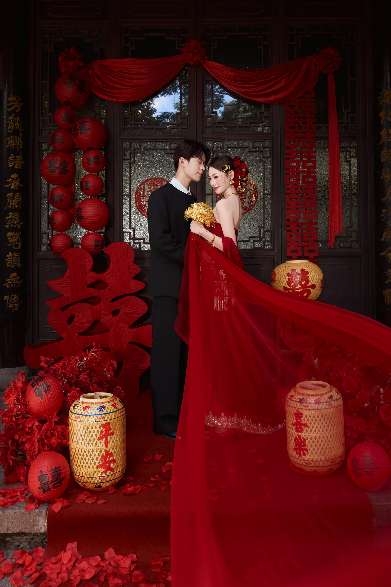 鎏约：简约风婚纱照室内实拍