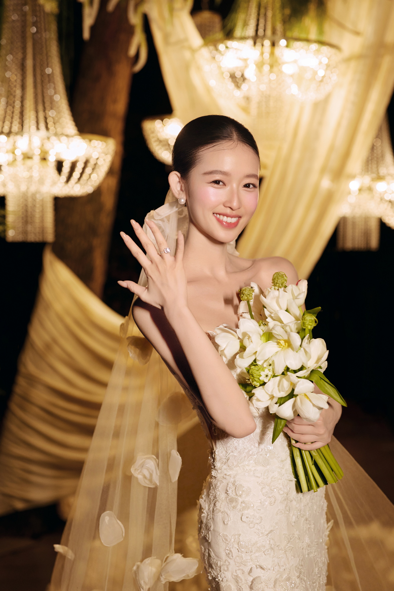简约风婚纱照 · 室内场景 · 桃念客片