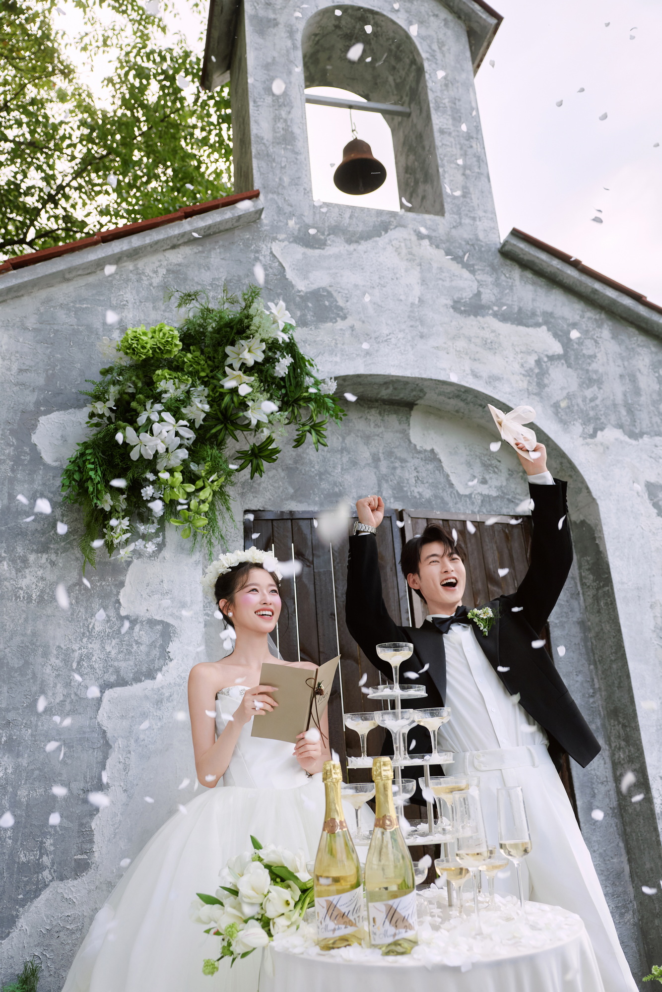 室内简约风婚纱照实拍（初誓系列）